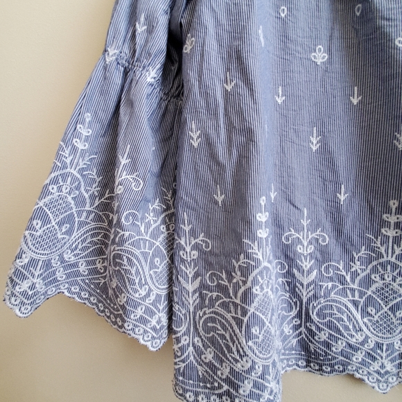 J Crew Cotton woven top with embroidery  with bell sleeve, XS - Picture 4 of 9